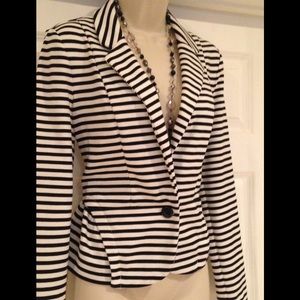 B&W stripped blazer by ELLE